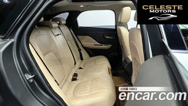 JAGUAR F-PACE 20d 2018 — photo 12 sur 20