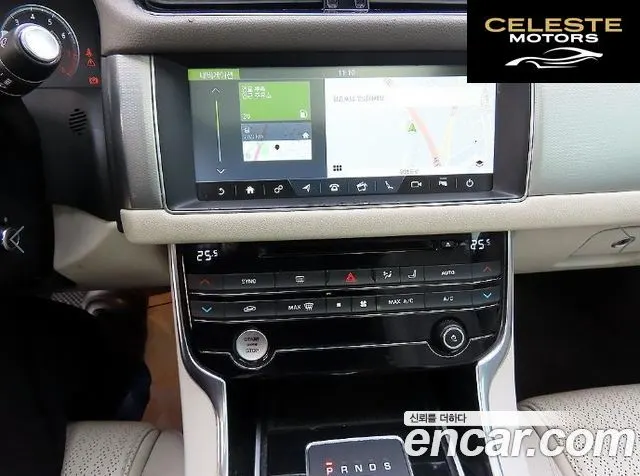 JAGUAR XF (X260) 25t 2017 — photo 13 sur 26
