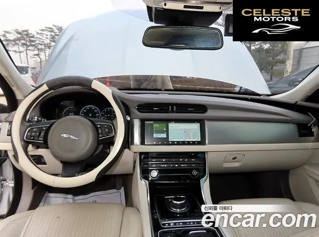 JAGUAR XF (X260) 25t 2017 — photo 24 sur 26