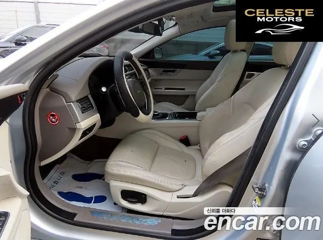 JAGUAR XF (X260) 25t 2017 — photo 5 sur 26