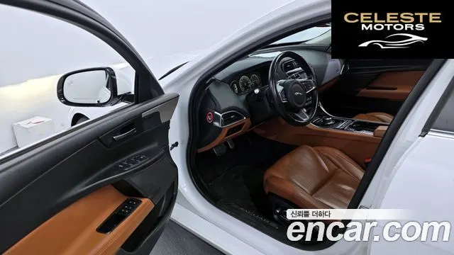JAGUAR XE 20d 2019 — photo 10 sur 20