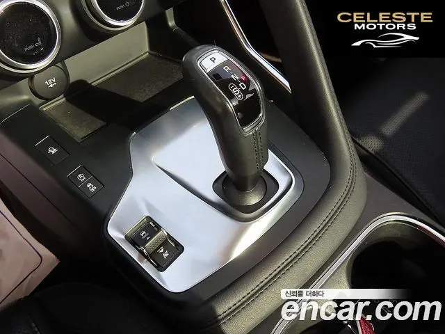 JAGUAR E-PACE P250 S 2018 — photo 10 sur 26