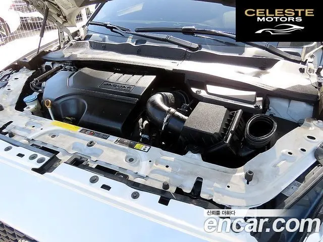 JAGUAR E-PACE P250 S 2018 — photo 19 sur 26