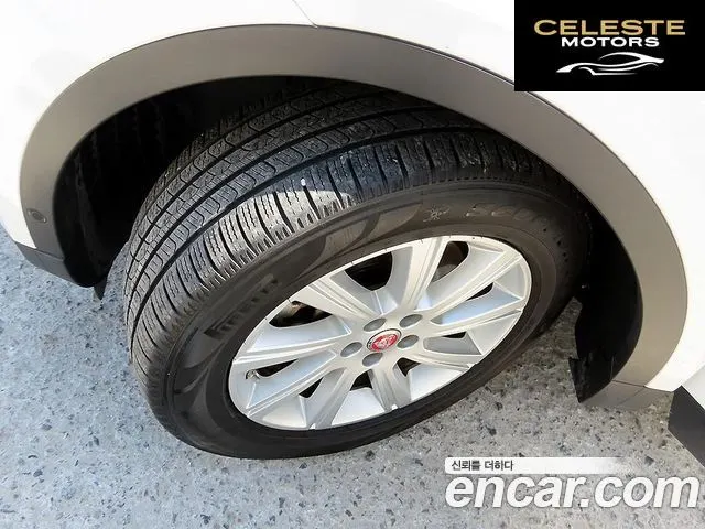 JAGUAR E-PACE P250 S 2018 — photo 20 sur 26