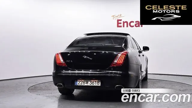JAGUAR All New XJ 5.0 LWB 2011 — photo 4 sur 20