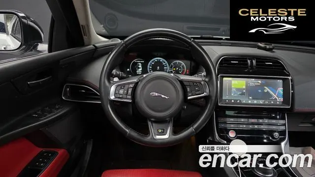 JAGUAR XE 20d RSport 2018 — photo 13 sur 20