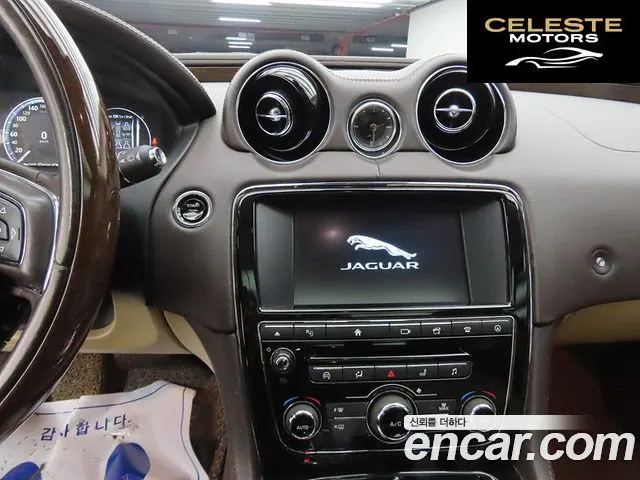 JAGUAR All New XJ 3.0D Premium Luxury LWB 2016 — photo 12 sur 26