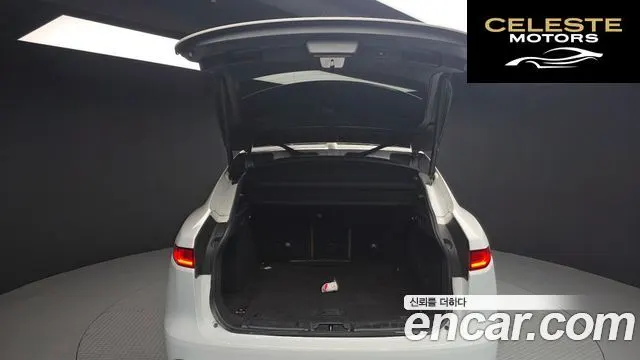 JAGUAR F-PACE 20d 2018 — photo 20 sur 20