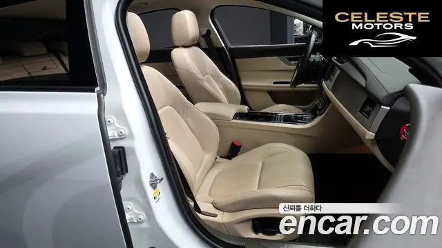 JAGUAR XF (X260) 20d AWD 2018 — photo 11 sur 20