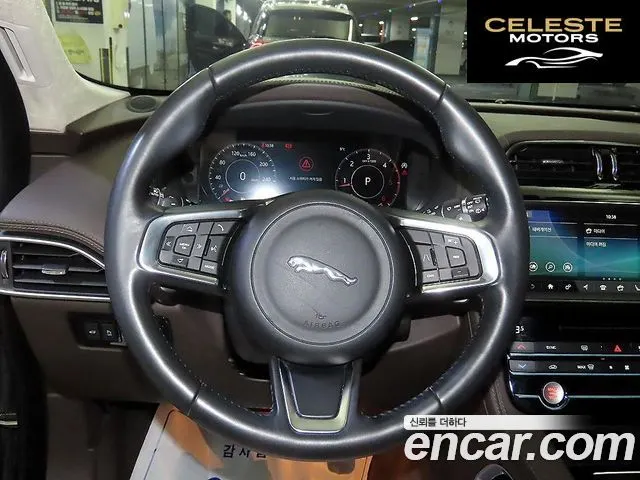 JAGUAR F-PACE 20d 2019 — photo 8 sur 26