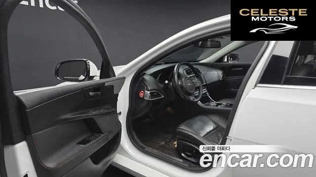 JAGUAR XE 20d 2016 — photo 10 sur 20