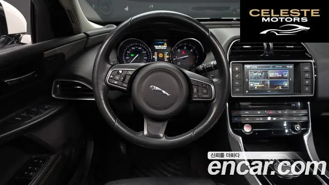 JAGUAR XE 20d 2016 — photo 13 sur 20