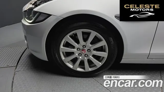 JAGUAR XE 20d 2016 — photo 5 sur 20