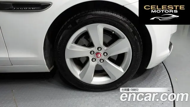 JAGUAR XF (X260) 20d AWD 2018 — photo 5 sur 20