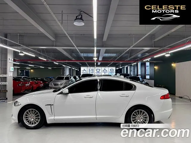 JAGUAR New XF 2.2p. Luxury 2014 — photo 4 sur 26