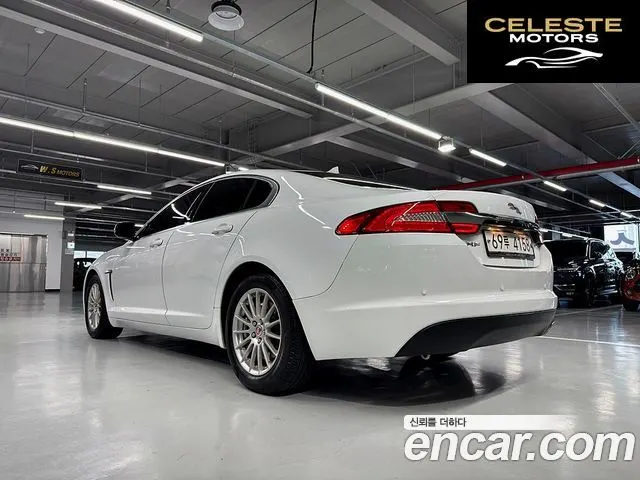 JAGUAR New XF 2.2p. Luxury 2014 — photo 6 sur 26