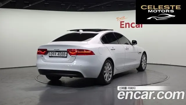 JAGUAR XE 20t 2017 — photo 2 sur 20