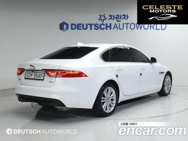 JAGUAR XF (X260) 20d 2018 — photo 2 sur 26