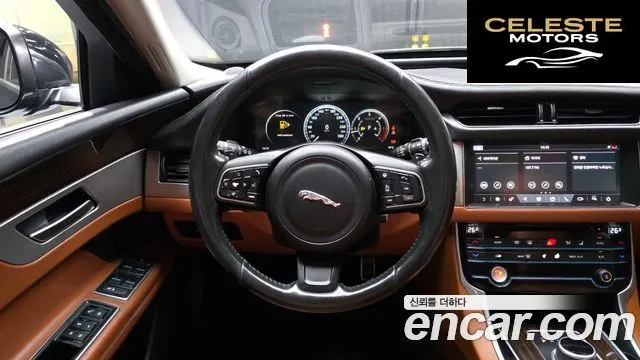 JAGUAR XF (X260) 20d AWD 2017 — photo 13 sur 20