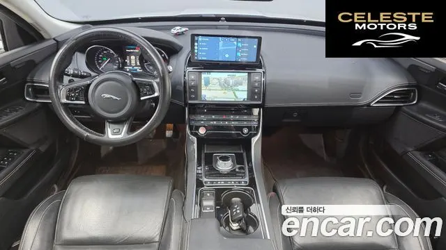 JAGUAR XE 20d RSport 2016 — photo 7 sur 20