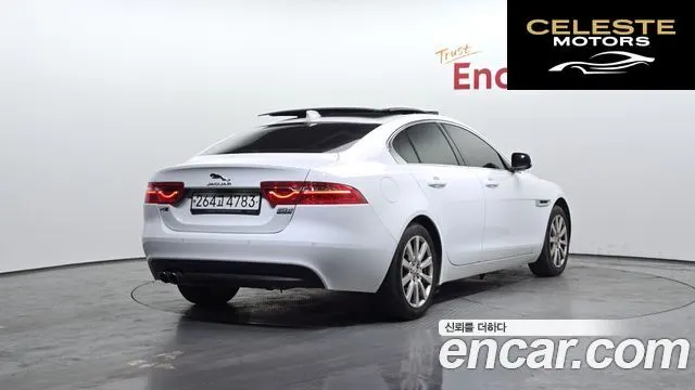 JAGUAR XE 20d AWD 2017 — photo 2 sur 20