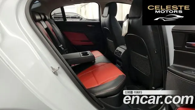 JAGUAR XE 20d RSport 2016 — photo 12 sur 20