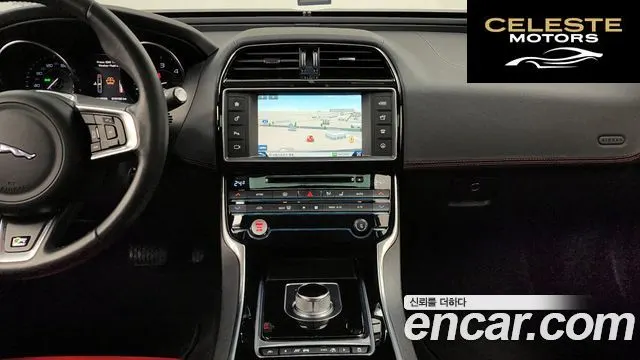 JAGUAR XE 20d RSport 2016 — photo 14 sur 20
