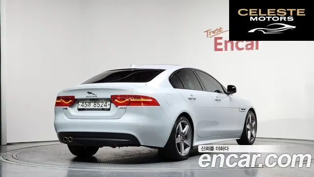 JAGUAR XE 20d RSport 2016 — photo 2 sur 20