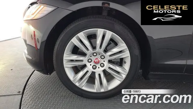 JAGUAR XF (X260) 20d AWD 2017 — photo 4 sur 20