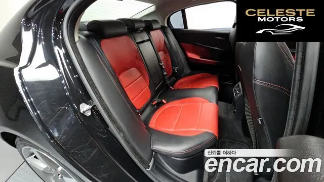 JAGUAR XE 20d RSport 2018 — photo 12 sur 20