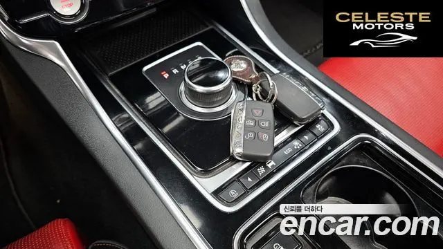JAGUAR XE 20d RSport 2018 — photo 9 sur 20