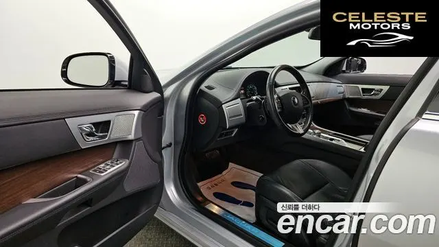 JAGUAR New XF 2.0 Luxury 2015 — photo 10 sur 26