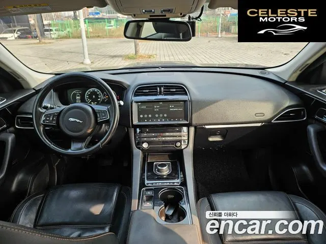 JAGUAR F-PACE 20d 2017 — photo 16 sur 26