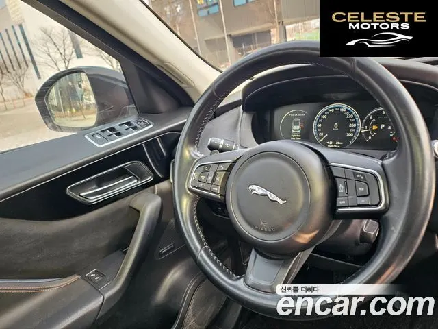 JAGUAR F-PACE 20d 2017 — photo 18 sur 26