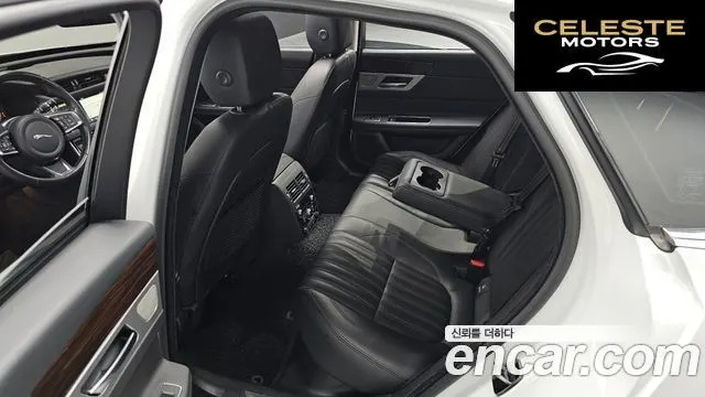 JAGUAR XF (X260) 25t 2018 — photo 12 sur 20
