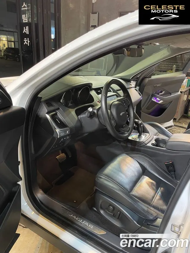 JAGUAR E-PACE D180 S 2019 — photo 11 sur 23