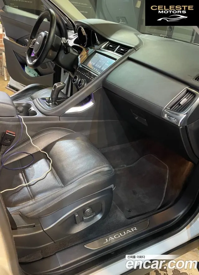 JAGUAR E-PACE D180 S 2019 — photo 8 sur 23