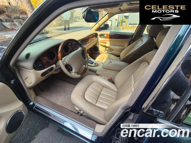 JAGUAR XJ-8 4.0 2001 — photo 15 sur 17