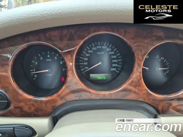 JAGUAR XJ-8 4.0 2001 — photo 8 sur 17