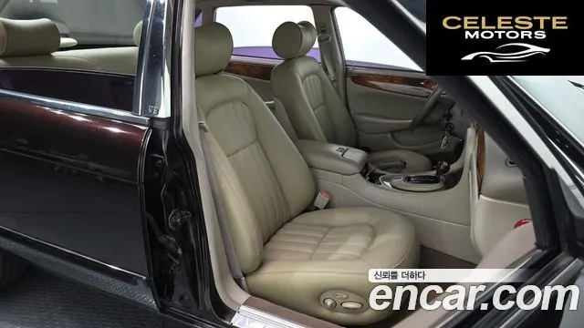 JAGUAR XJ-8 4.0 2000 — photo 12 sur 26