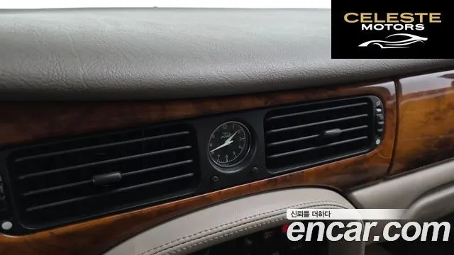 JAGUAR XJ-8 4.0 2000 — photo 13 sur 26