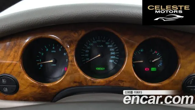 JAGUAR XJ-8 4.0 2000 — photo 8 sur 26