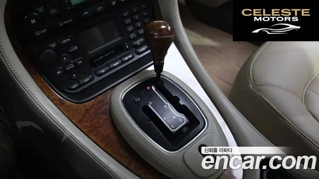 JAGUAR XJ-8 4.0 2000 — photo 9 sur 26