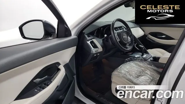 JAGUAR E-PACE P250 S 2018 — photo 10 sur 20
