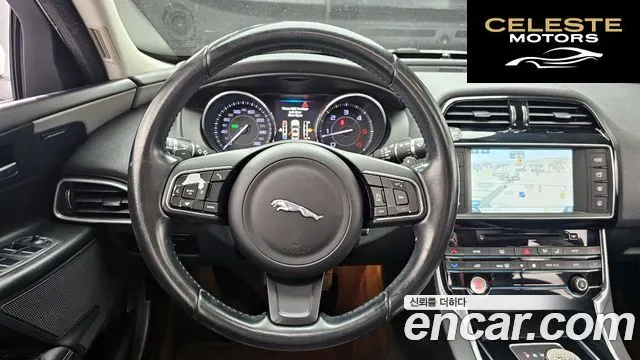 JAGUAR XE 20d 2016 — photo 13 sur 20