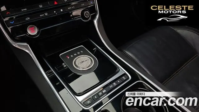 JAGUAR XE 20d 2016 — photo 9 sur 20