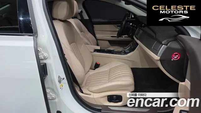 JAGUAR XF (X260) 25t 2017 — photo 11 sur 19