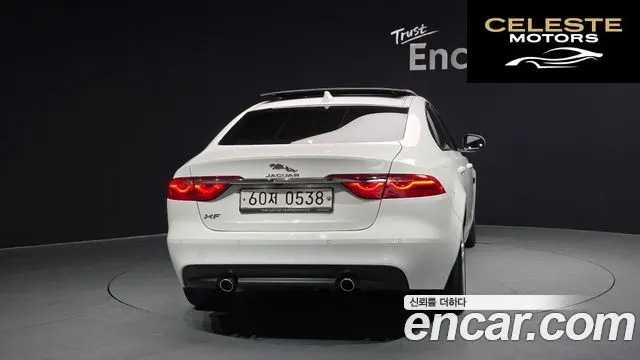 JAGUAR XF (X260) 25t 2017 — photo 4 sur 19