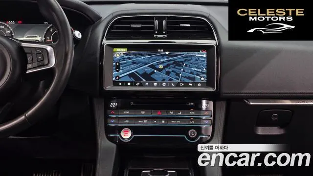 JAGUAR F-PACE 20d 2019 — photo 14 sur 20