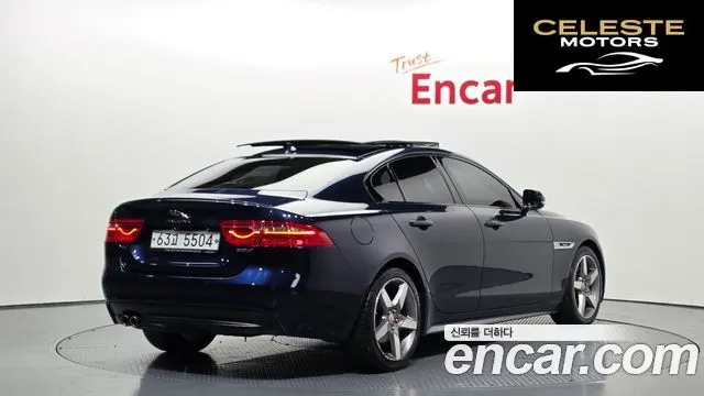 JAGUAR XE 20d RSport 2016 — photo 2 sur 20